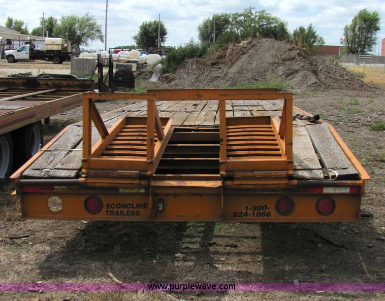 image for item 2091 2001 Econoline MP423DE 28' flatbed trailer