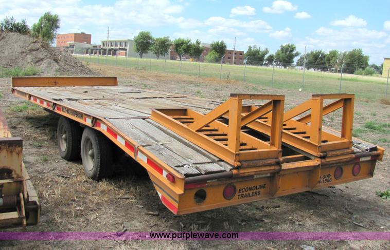 image for item 2091 2001 Econoline MP423DE 28' flatbed trailer