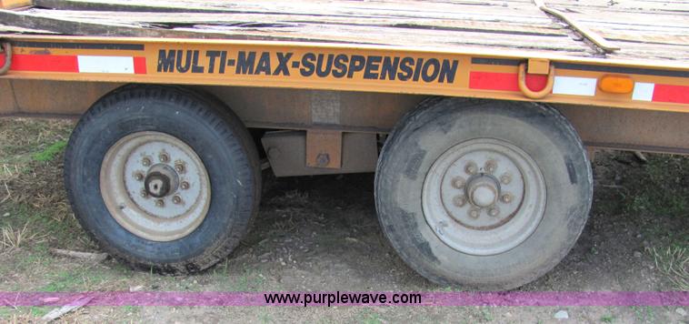 image for item 2091 2001 Econoline MP423DE 28' flatbed trailer