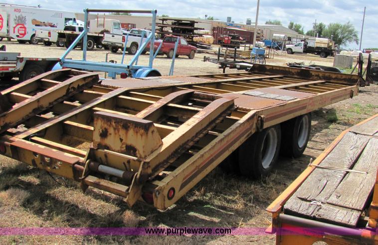 image for item 2092 1990 Hi Tensile Eager Beaver 28' flat bed trailer