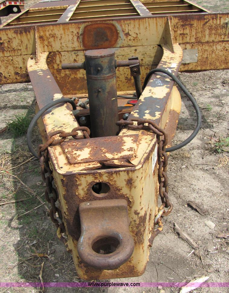 image for item 2092 1990 Hi Tensile Eager Beaver 28' flat bed trailer