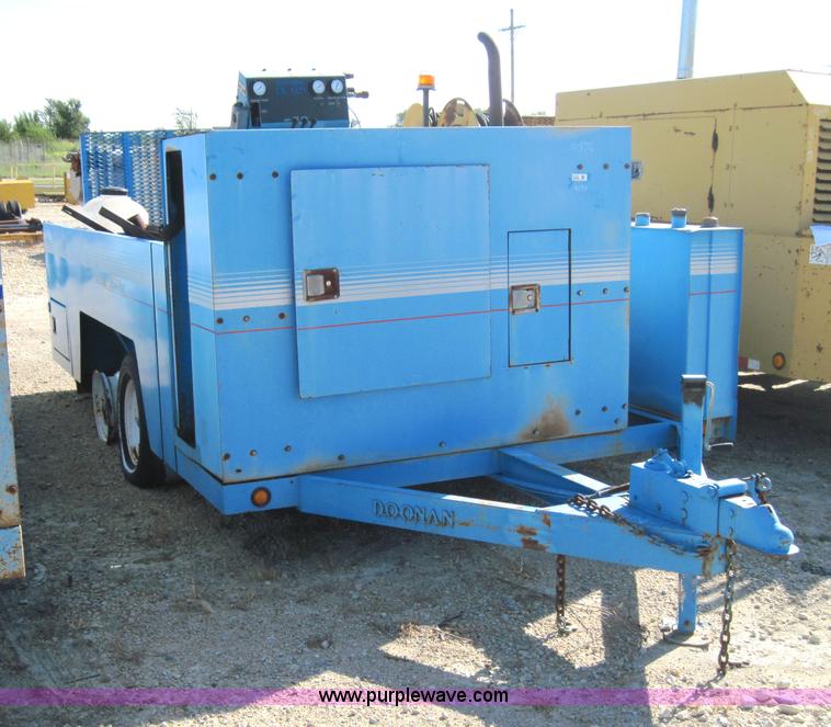 image for item 4133 1992 Doonan 13' equipment trailer