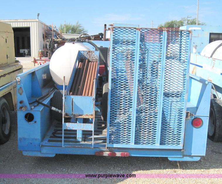 image for item 4133 1992 Doonan 13' equipment trailer