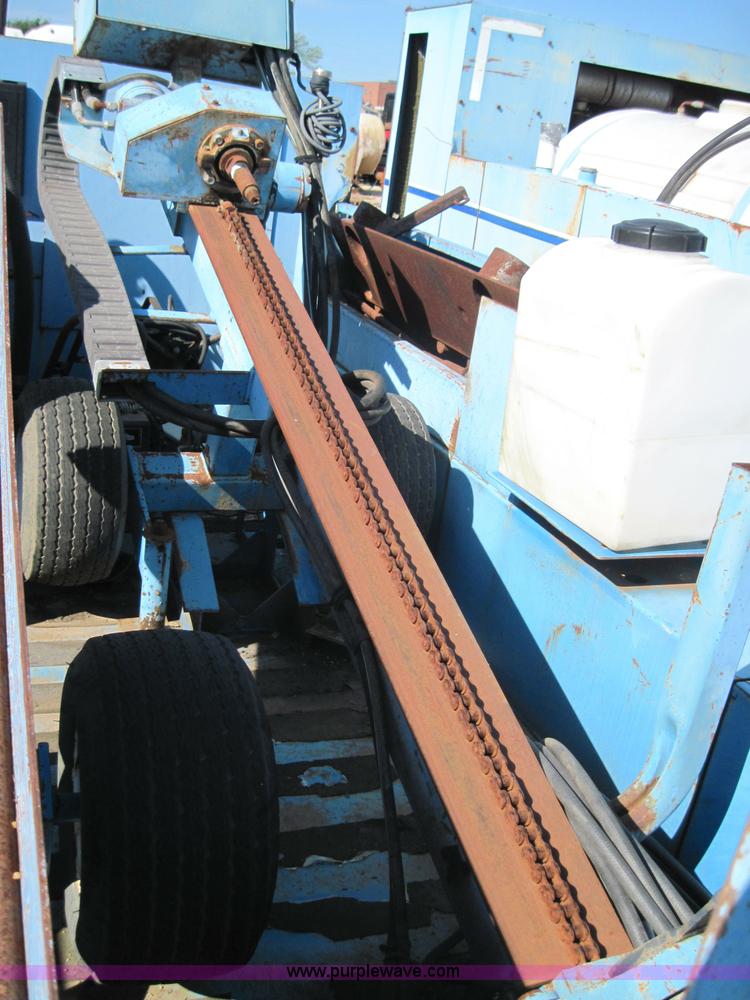 image for item 4133 1992 Doonan 13' equipment trailer