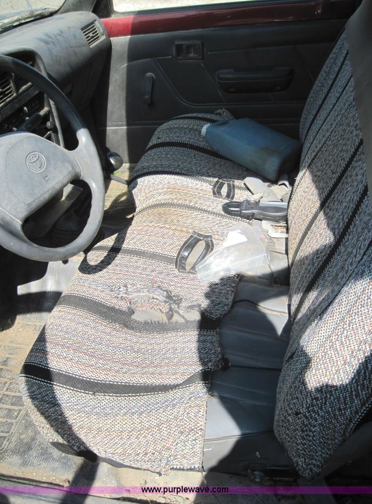 image for item 4138 1994 Toyota Tacoma pickup truck