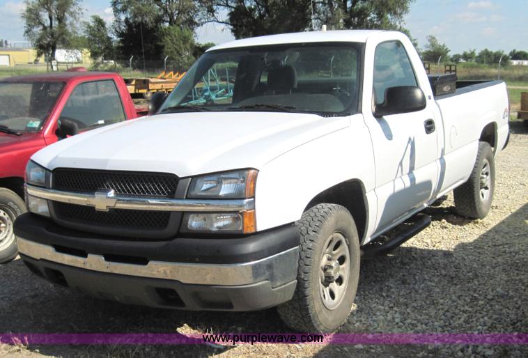 image for item 4139 2005 Chevrolet K1500 Silverado pickup truck