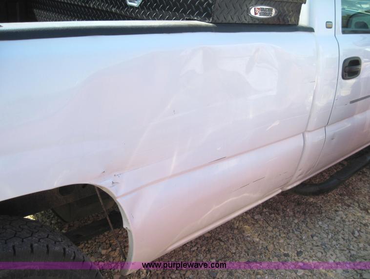 image for item 4139 2005 Chevrolet K1500 Silverado pickup truck