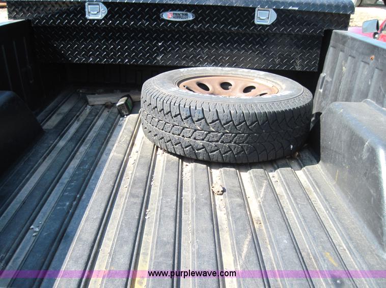 image for item 4139 2005 Chevrolet K1500 Silverado pickup truck