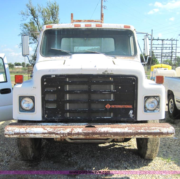 image for item 4140 1979 International 1724 single axle truck