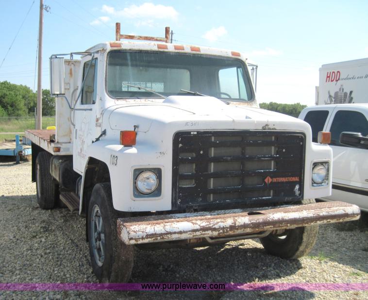 image for item 4140 1979 International 1724 single axle truck