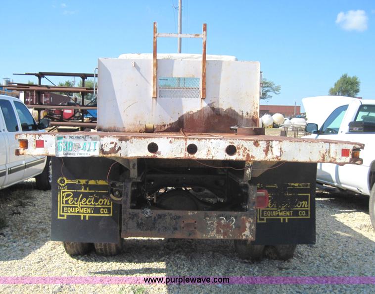 image for item 4140 1979 International 1724 single axle truck