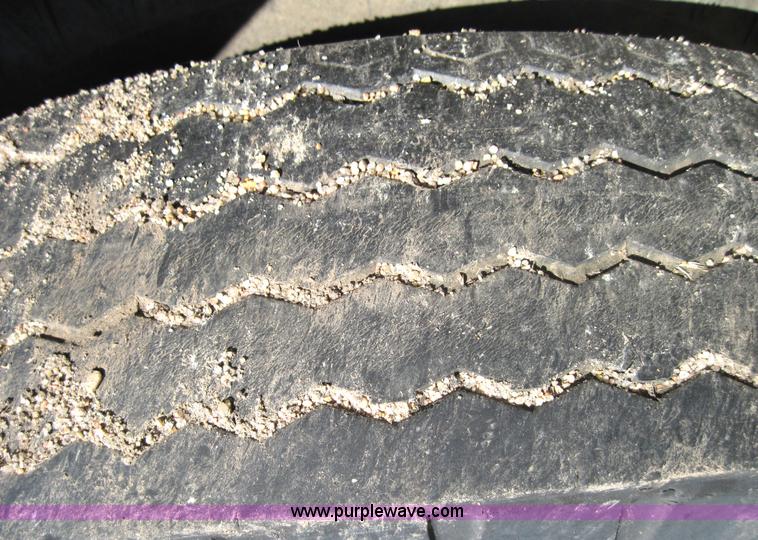 image for item 4140 1979 International 1724 single axle truck