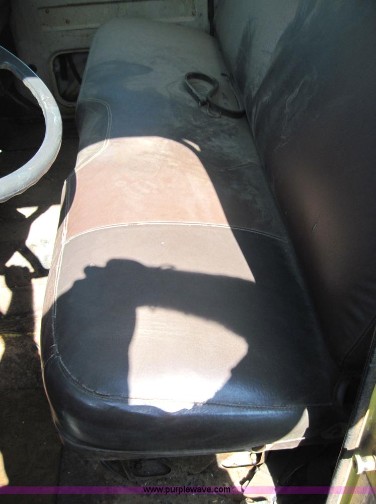 image for item 4140 1979 International 1724 single axle truck