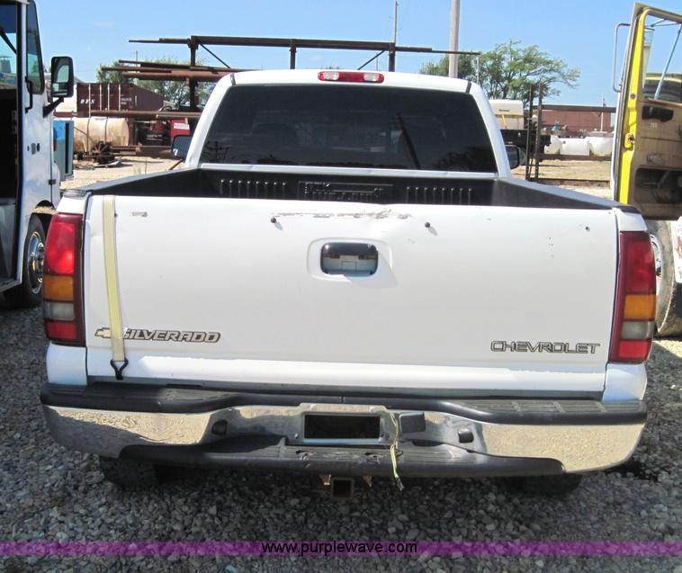 image for item 4141 2002 Chevrolet K1500 Silverado pickup truck