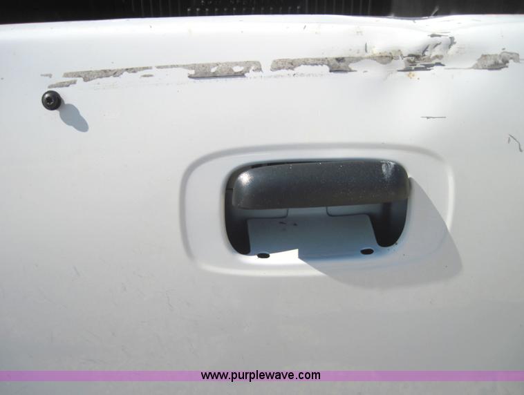 image for item 4141 2002 Chevrolet K1500 Silverado pickup truck