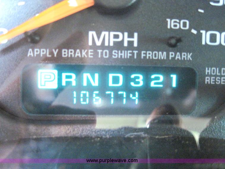 image for item 4141 2002 Chevrolet K1500 Silverado pickup truck