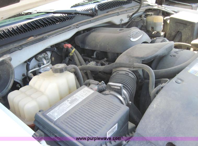 image for item 4141 2002 Chevrolet K1500 Silverado pickup truck