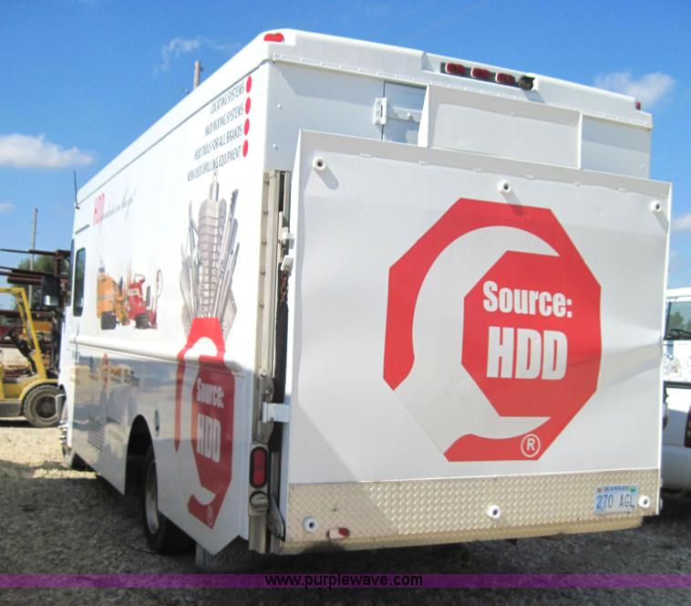 image for item 4142 1999 Freightliner Step van