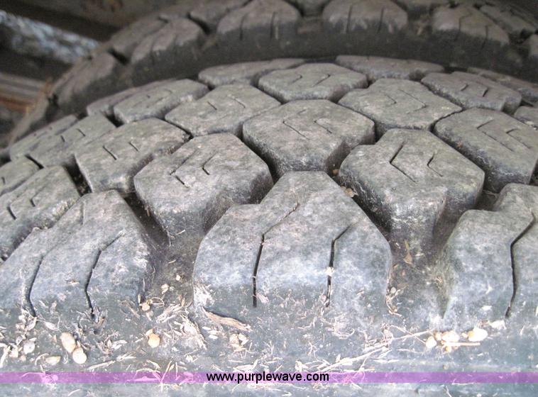 image for item 4142 1999 Freightliner Step van