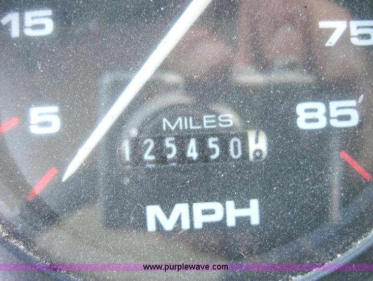 image for item 4142 1999 Freightliner Step van