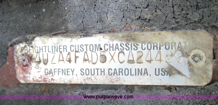 image for item 4142 1999 Freightliner Step van