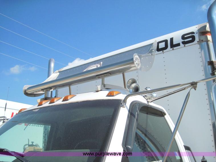 image for item 4143 1997 GMC C6500 truck