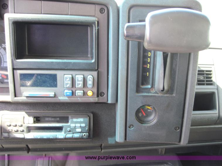 image for item 4143 1997 GMC C6500 truck