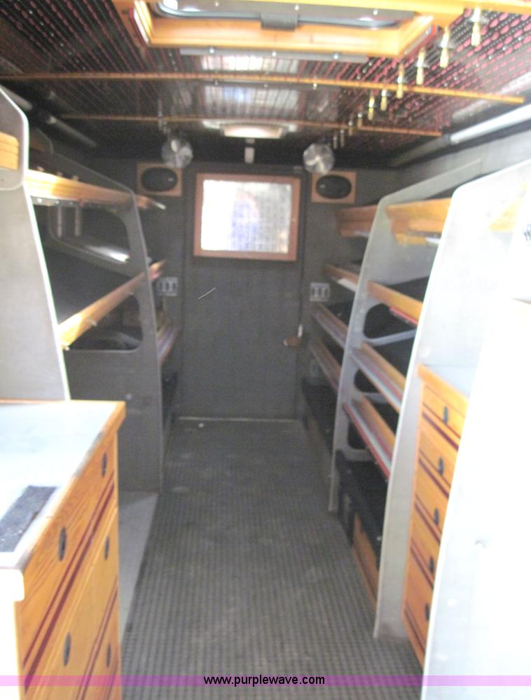 image for item 4143 1997 GMC C6500 truck