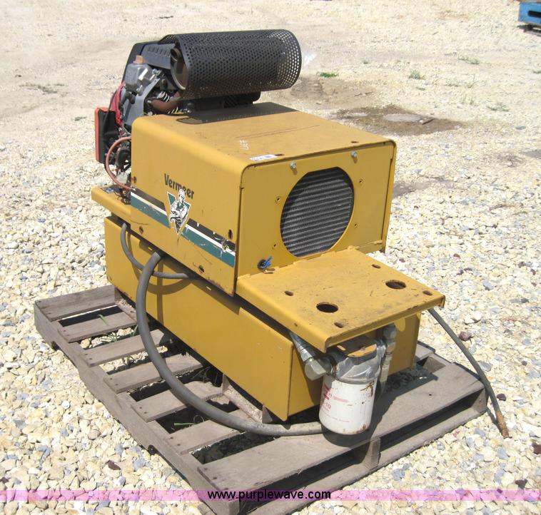 image for item 4173 Vermeer hydraulic supply system