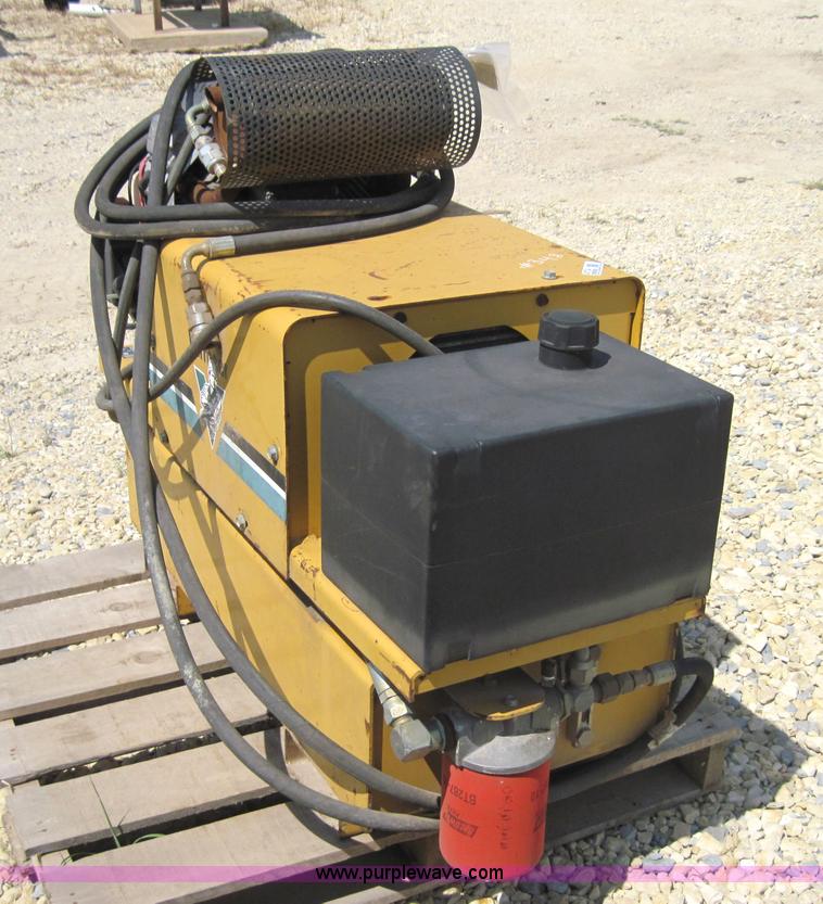 image for item 4174 Vermeer hydraulic supply system