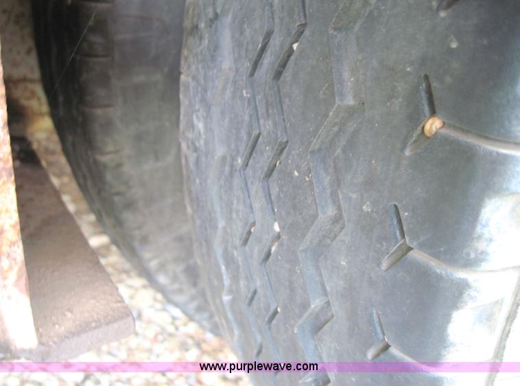 image for item 4206 2000 Miller 40' tandem axle trailer