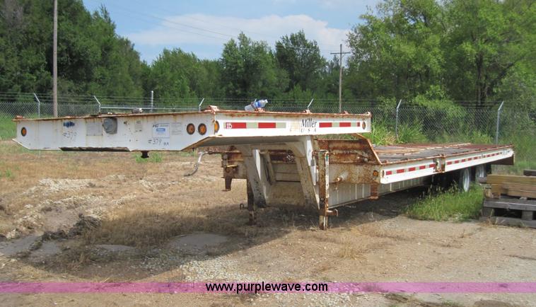 image for item 4206 2000 Miller 40' tandem axle trailer