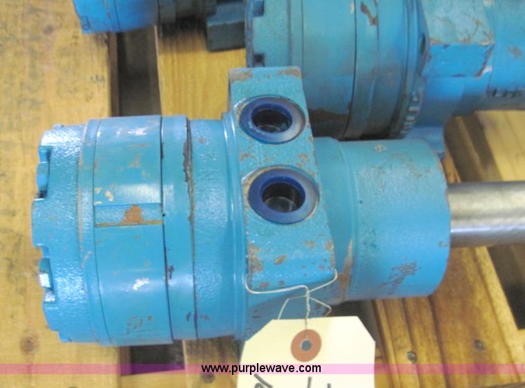 image for item 4228 (12) White hydraulic roller drive motors