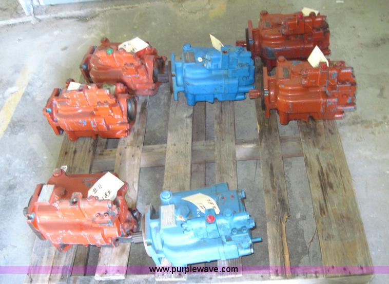 image for item 4232 (7) Vickers hydraulic pumps