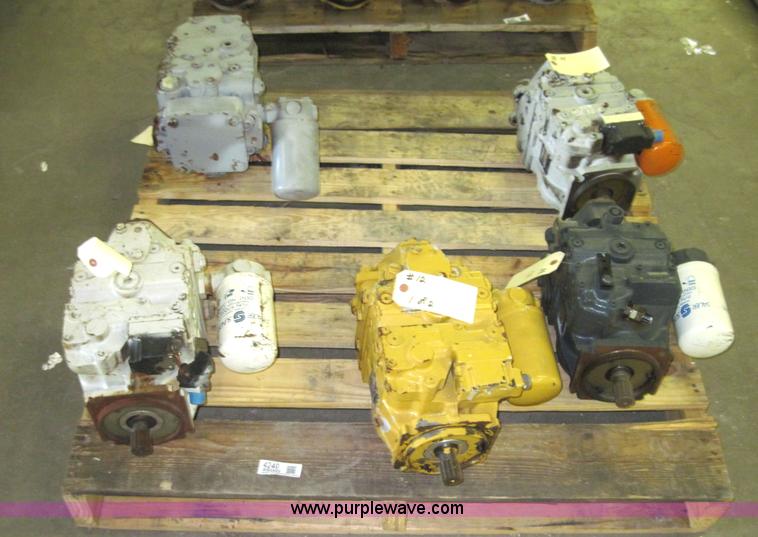 image for item 4240 (5) Sauer/Sundstrad hydraulic pumps