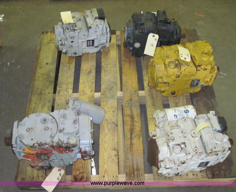 image for item 4240 (5) Sauer/Sundstrad hydraulic pumps