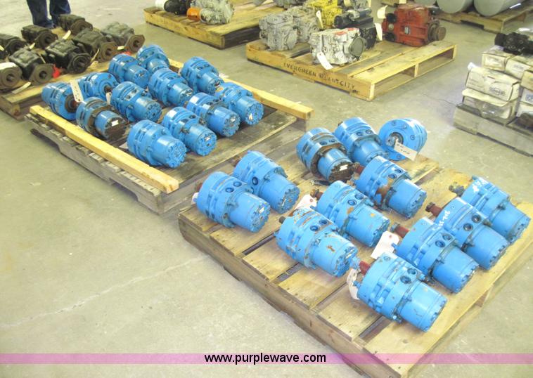 image for item 4245 (24) White hydraulic roller starter drive