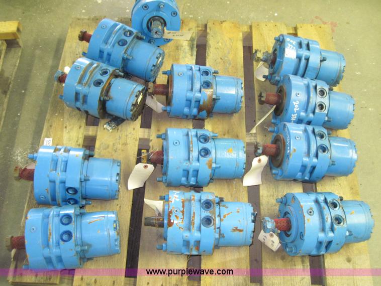 image for item 4245 (24) White hydraulic roller starter drive