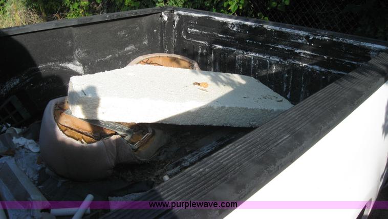 image for item 2564 2000 Ford F-150 Non-repairable certificate, parts only