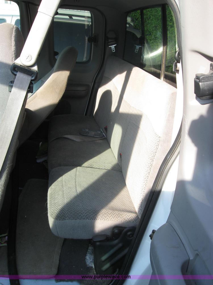 image for item 2564 2000 Ford F-150 Non-repairable certificate, parts only