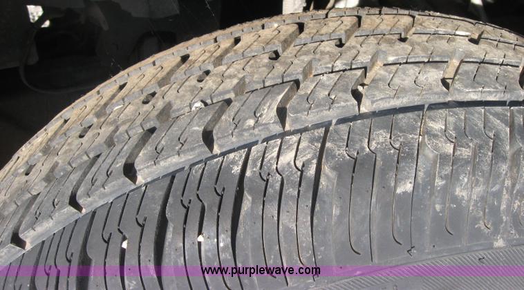 image for item 2564 2000 Ford F-150 Non-repairable certificate, parts only