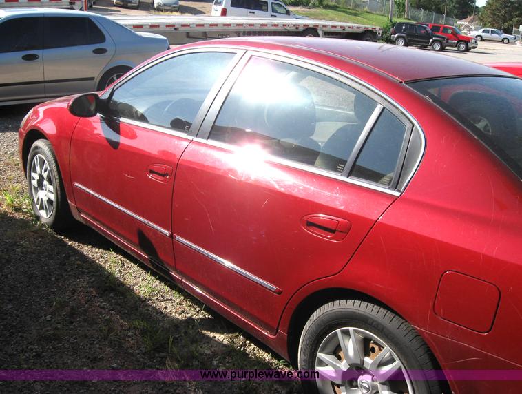 image for item 2771 2006 Nissan Altima Non-repairable certificate, parts only