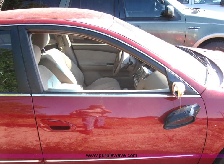 image for item 2771 2006 Nissan Altima Non-repairable certificate, parts only