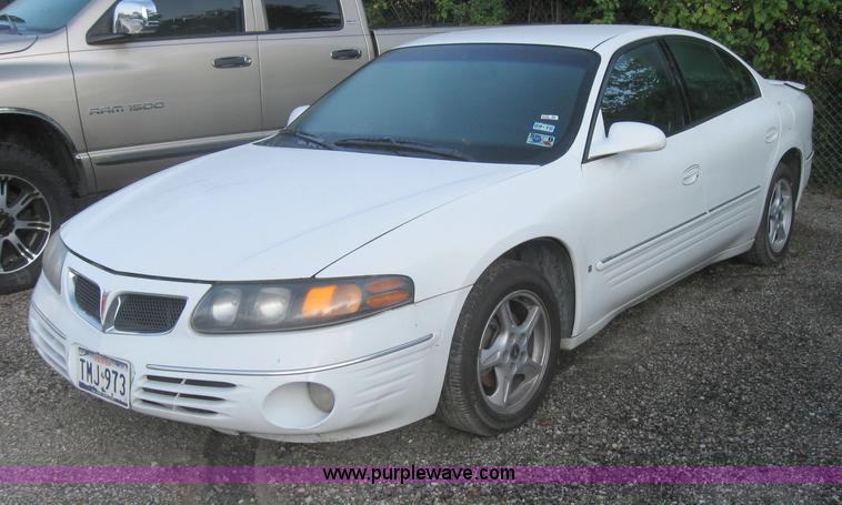 image for item 2772 2000 Pontiac Bonneville SE Non-repairable certificate, parts only