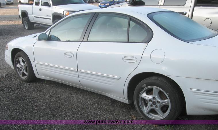image for item 2772 2000 Pontiac Bonneville SE Non-repairable certificate, parts only