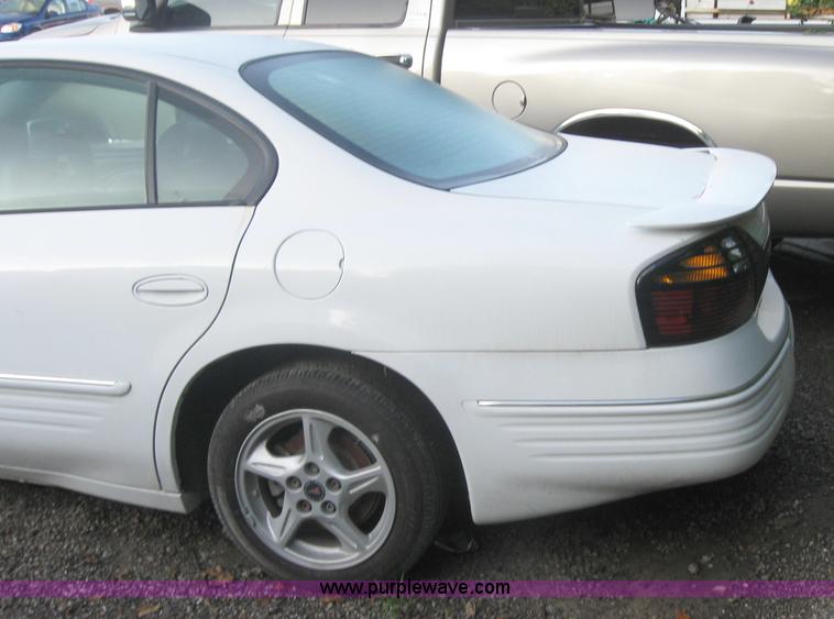 image for item 2772 2000 Pontiac Bonneville SE Non-repairable certificate, parts only