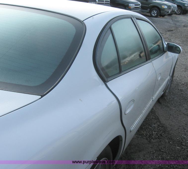 image for item 2772 2000 Pontiac Bonneville SE Non-repairable certificate, parts only