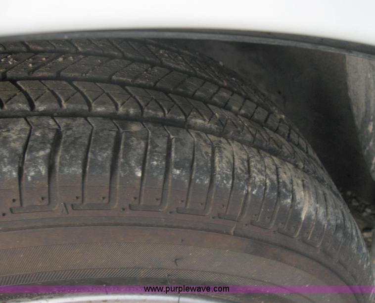 image for item 2772 2000 Pontiac Bonneville SE Non-repairable certificate, parts only