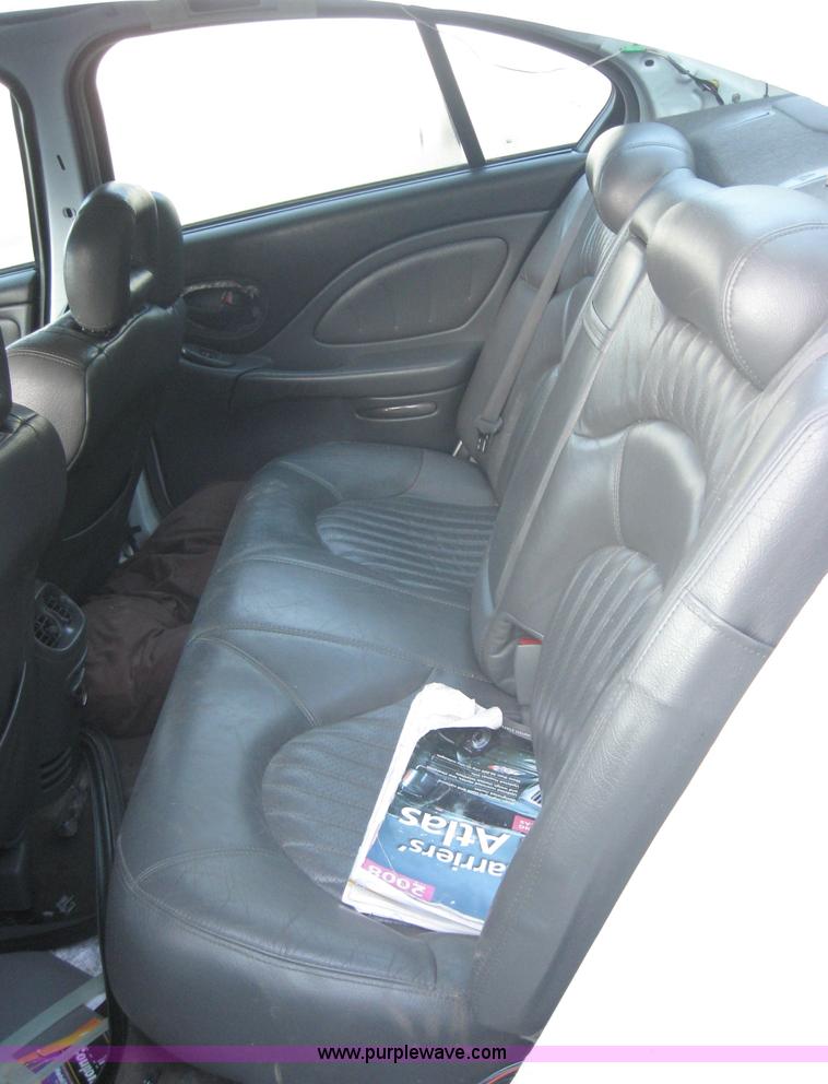 image for item 2772 2000 Pontiac Bonneville SE Non-repairable certificate, parts only