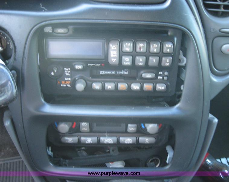 image for item 2772 2000 Pontiac Bonneville SE Non-repairable certificate, parts only